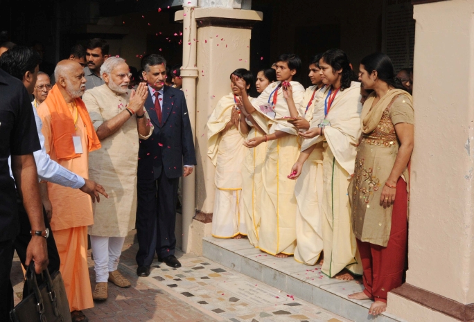 PM_Modi_visiting_the_Maa_Anandmayee_Ashram_in_Varanasi