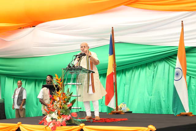 Prime_Minister_Narendra_Modi_addresses_the_Indian_community_living_in_the_Seychelles