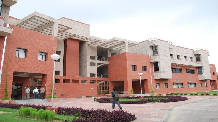  IIT Kanpur